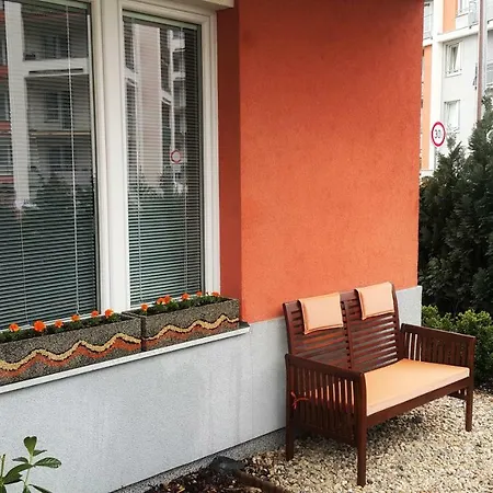 Bastien Near Airport Appartamento Praga
