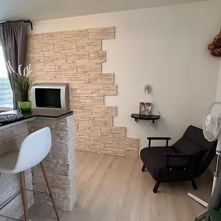 Bastien Near Airport Апартаменты *