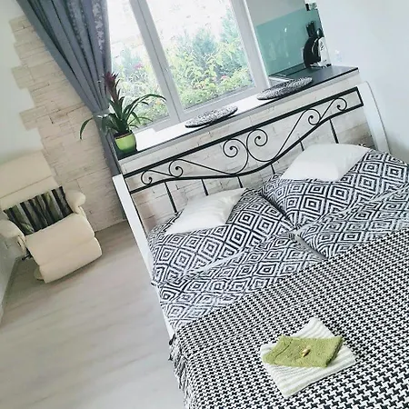 Bastien Near Airport Апартаменты