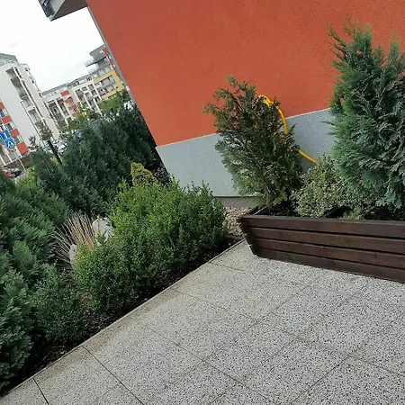 Bastien Near Airport Apartament Praga