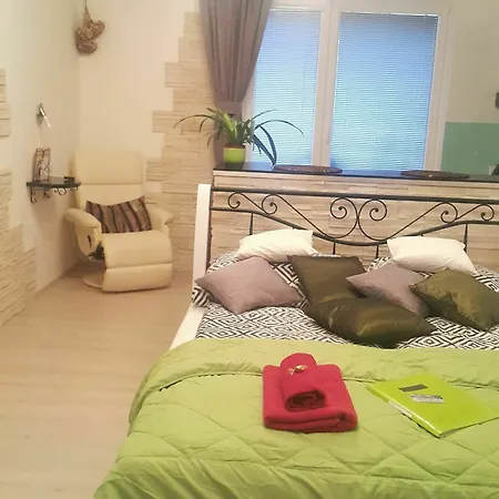 Apartment Bastien Near Airport Prague