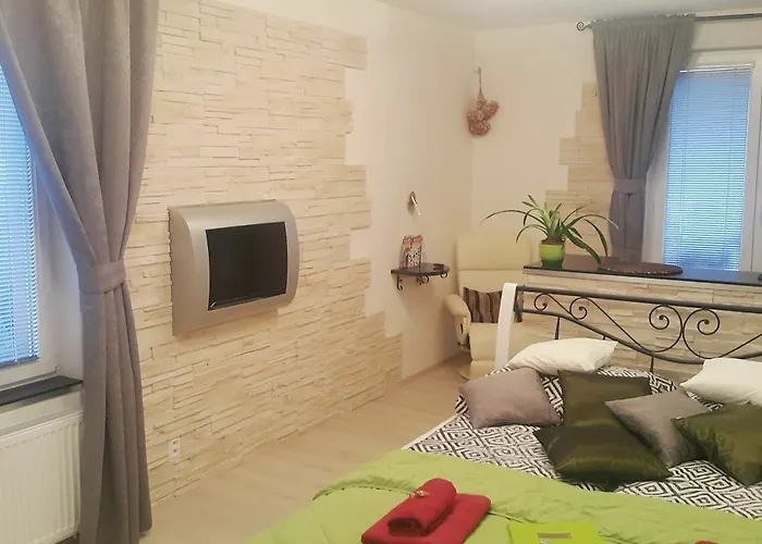 Bastien Near Airport Διαμέρισμα Πράγα