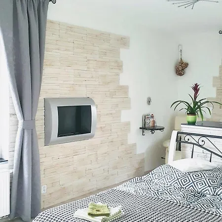 Apartment Bastien Near Airport Prag